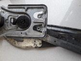 Regulador con motor de la ventanilla de la puerta corredera