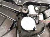 Motor del regulador de la ventanilla de la puerta delantera