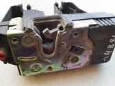 Serrure de porte arrière