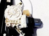 Motor del regulador de la ventanilla de la puerta delantera