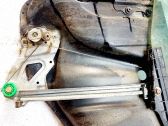 Regulador con motor de la ventanilla de la puerta corredera