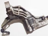 Engine mounting bracket