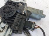 Moteur de lève-vitre de porte avant
