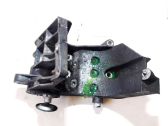 Engine mounting bracket