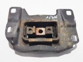 Engine mount bracket