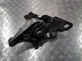 Engine mount bracket