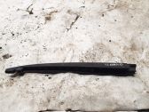 Rear wiper blade arm