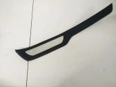 Moldura protectora del borde trasero