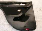 Moldura del tarjetero de la puerta trasera