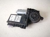 Motor del regulador de la ventanilla de la puerta delantera
