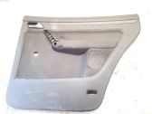 Moldura del tarjetero de la puerta trasera