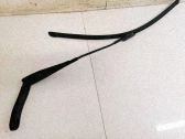 Brazo del limpiaparabrisas delantero