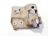 Engine mounting bracket