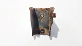 Engine mounting bracket