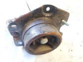 Engine mount bracket
