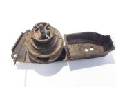 Engine mount bracket