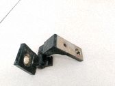 Bisagra inferior de la puerta trasera