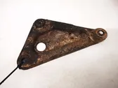 Engine mounting bracket