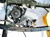 Motor del regulador de la ventanilla de la puerta delantera