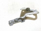 Engine bonnet/hood hinges