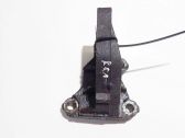 Engine mounting bracket