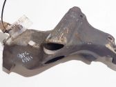 Engine mounting bracket