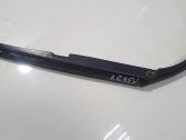 Front wiper blade arm