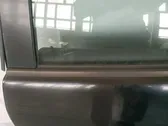 Moulures des vitres de la porte arrière