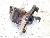 Engine mount bracket