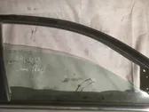Основное стекло передних дверей (четырехдверного автомобиля)