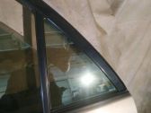 Ventanilla de ventilación de la puerta trasera