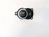 Bouton poussoir de démarrage du moteur