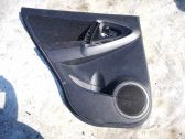 Moldura del tarjetero de la puerta trasera