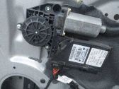 Silnik regulatora szyby drzwi przednich