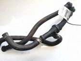 Tuyau de liquide de refroidissement moteur