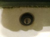 Serrure de porte avant (poignée)