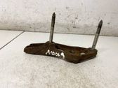Engine mounting bracket
