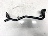 Tuyau de liquide de refroidissement moteur