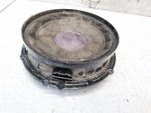 Etuoven kaiutin