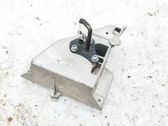 Engine mounting bracket