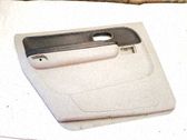 Moldura del tarjetero de la puerta trasera