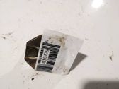 Traba/gancho de cierre de puerta delantera