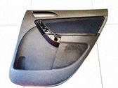 Moldura del tarjetero de la puerta trasera