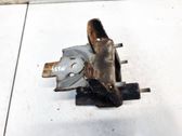 Engine mounting bracket
