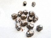 Mutterit/pultit
