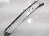 Moldura inferior de faro delantero/faro principal