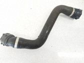 Tuyau de liquide de refroidissement moteur