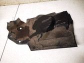 Moottorin alustan välipohjan roiskesuoja