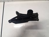 Engine mounting bracket