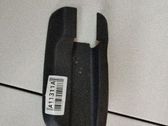 Moldura inferior lateral del asiento trasero
